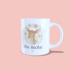 Mug ma biche avec couronne de fleurs anse à droite.