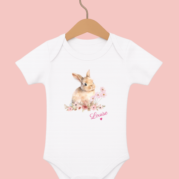 Body bébé blanc manches courtes lapin dans les fleurs