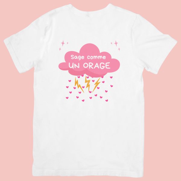 T-shirt enfant blanc "sage comme un orage" avec nuage rose éclair et pluie de cœurs rose