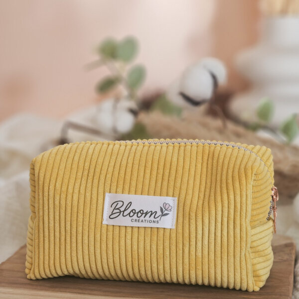 trousse-bloom-jaune Trousse velours côtelé jaune marque Bloom créations.