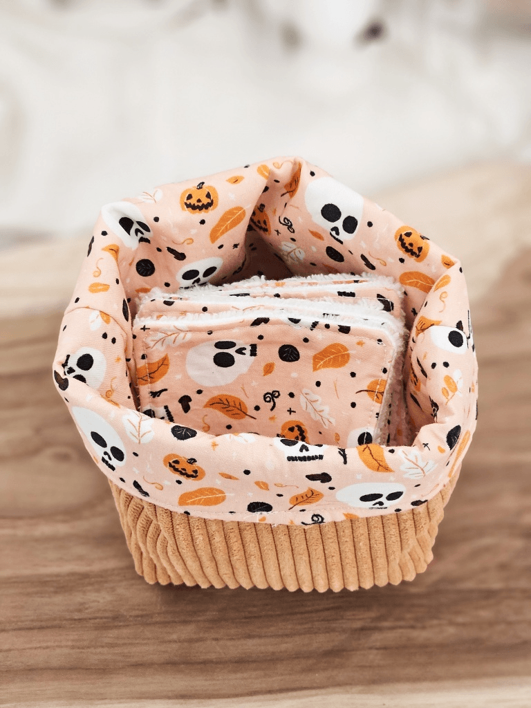 paniere-lingettes-halloween-pres Panière avec lingettes en tissus halloween